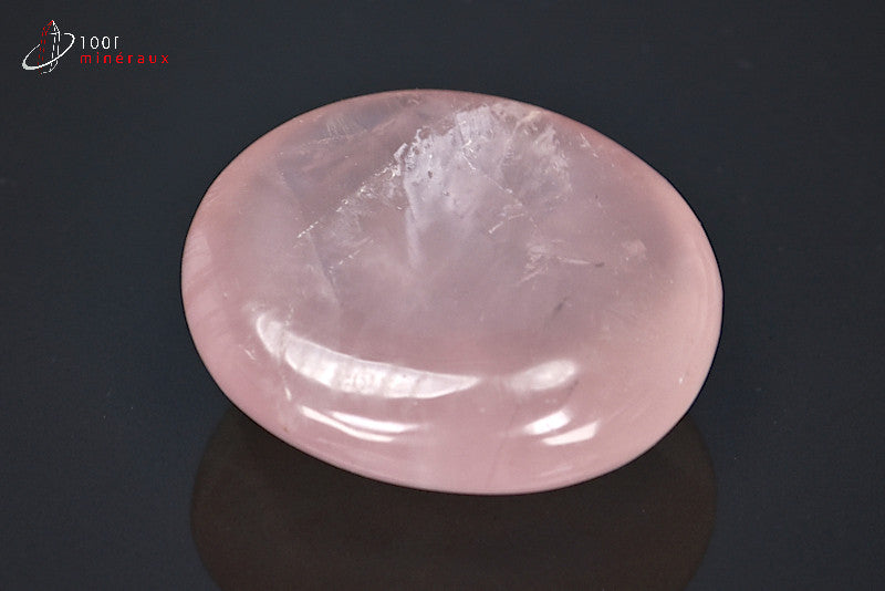 Minéral poli de quartz rose de Madagascar