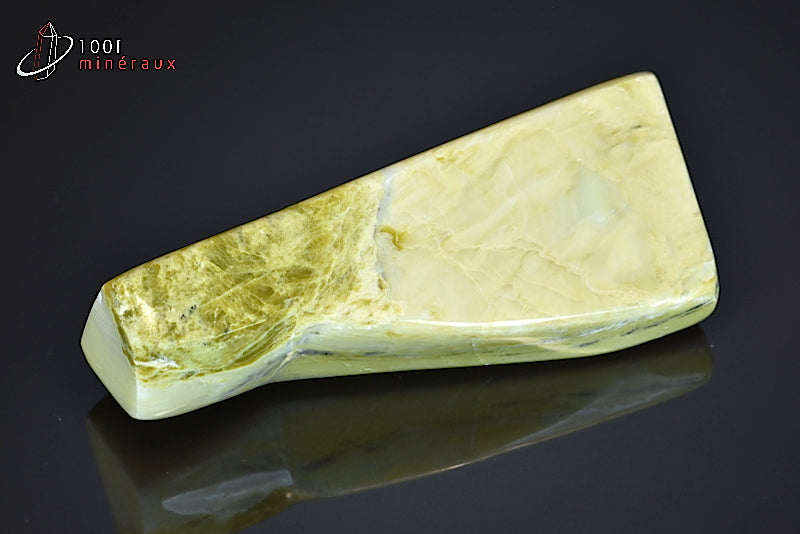 Minéral poli de serpentine verte en forme libre du Pakistan