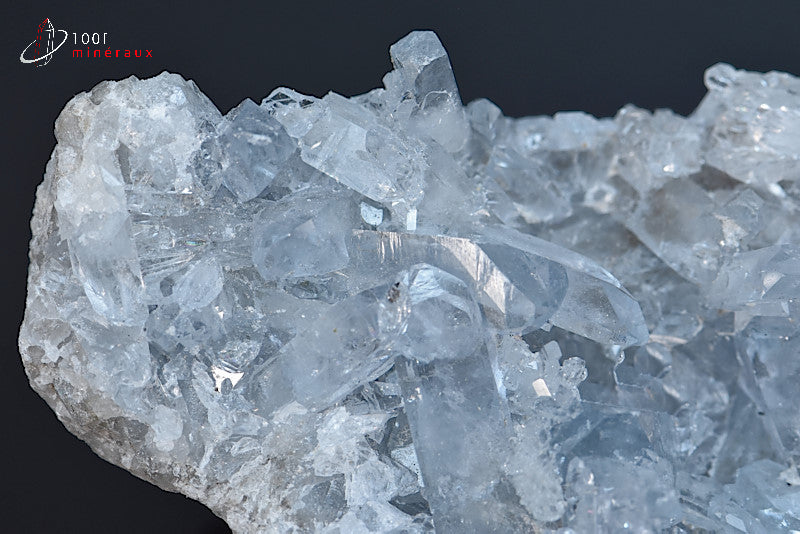 Minéral cristallisé de célestine de Madagascar