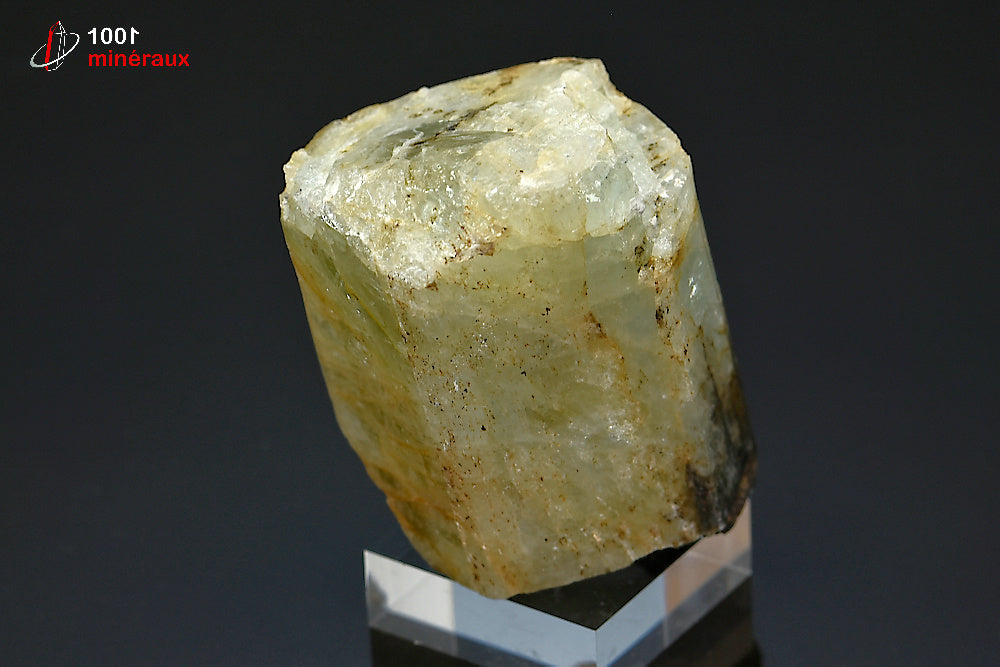 Grand cristal d'aigue-marine du Brésil sur socle