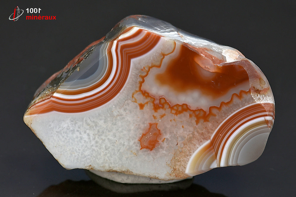 Minéral d'agate zonée multicolore d'Uruguay