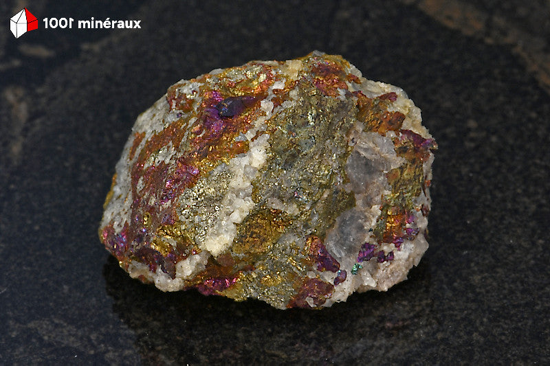 Chalcopyrite du Tarn, France - Spécimen brut à petites plaques colorées - 4,4 x 3,1 x 2,7 cm - BH718
