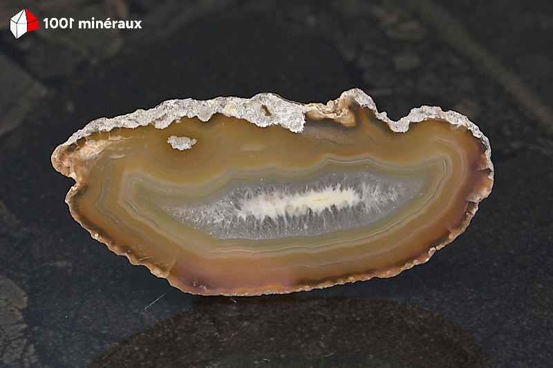 Tranche Agate naturelle Brésil - Forme allongée, large bande beige et centre cristallisé translucide - 39 g - BH767
