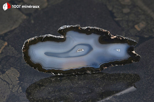 Tranche Agate teintée noire Brésil - Forme allongée, large bordure noire et centre translucide incolore - 26 g - BH772
