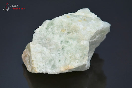 Minéral d'aigue-marine bleue brute du Brésil