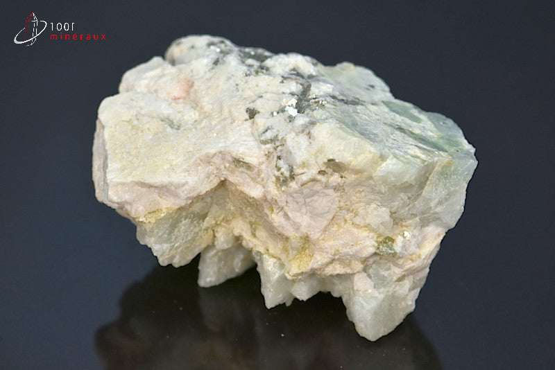 Minéral d'aigue-marine bleue brute du Brésil