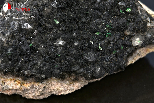 Minéral cristallisé de quartz morion et torbernite de France