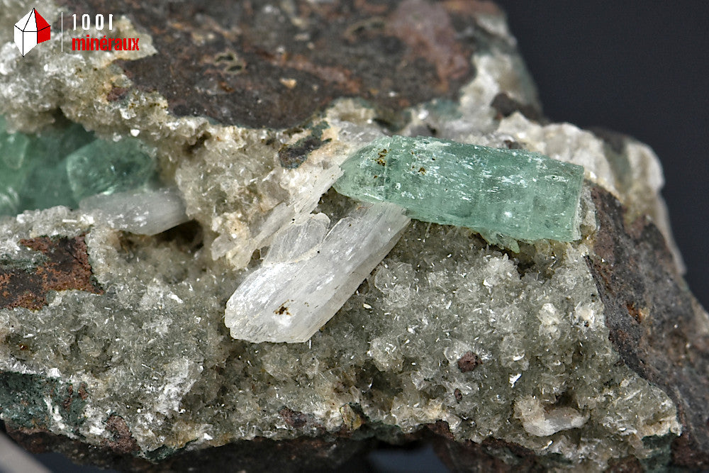 Minéral cristallisé d'apophyllite verte et stilbite d'Inde