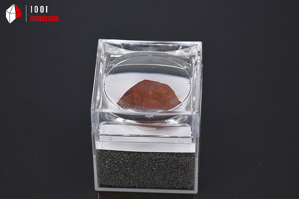 Minéral cristallisé de hyacinthe rouge d'Espagne