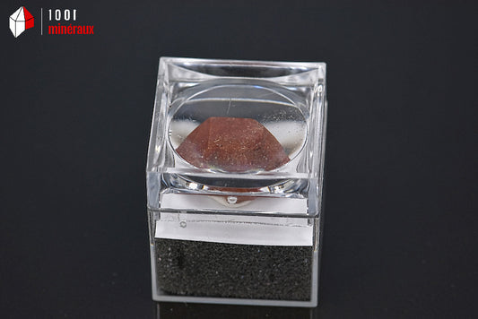 Minéral cristallisé de hyacinthe rouge d'Espagne