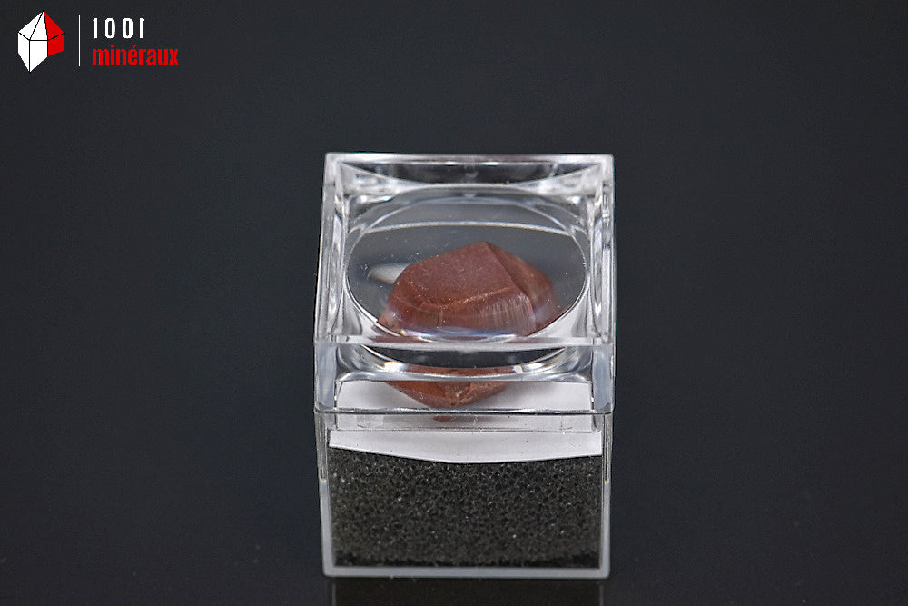 Minéral cristallisé de hyacinthe rouge d'Espagne