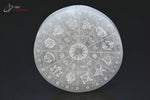 Zodiaque gravé sur Sélénite polie - Maroc - minéraux polis 8,1 cm / 165g / BJ878 - Vignette | 1001 minéraux
