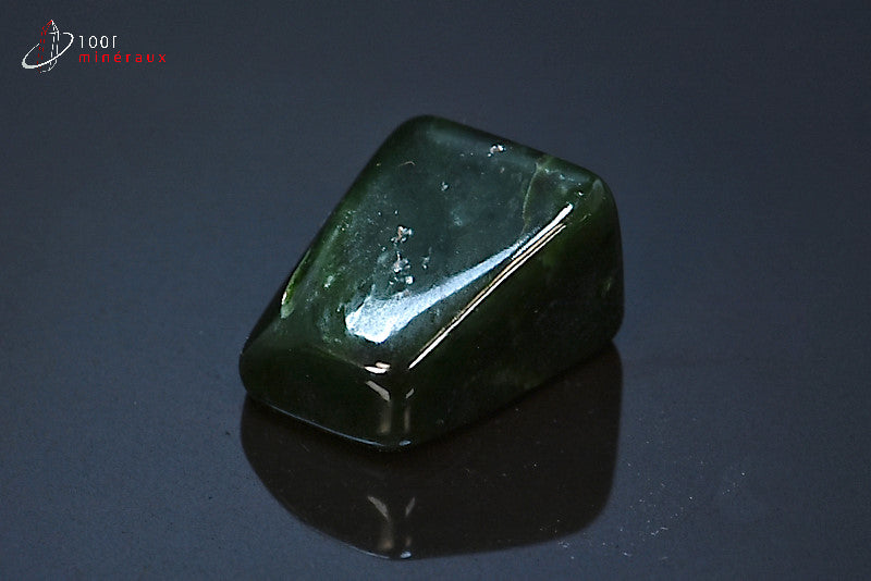 Minéral poli de jade néphrite verte du Pakistan