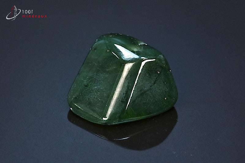 Minéral poli de jade néphrite verte du Pakistan