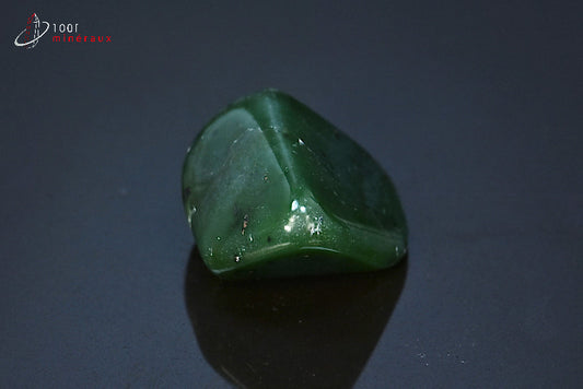 Minéral poli de jade néphrite verte du Pakistan