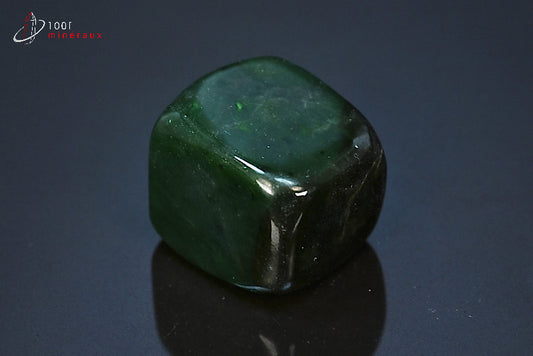 Minéral poli de jade néphrite verte du Pakistan