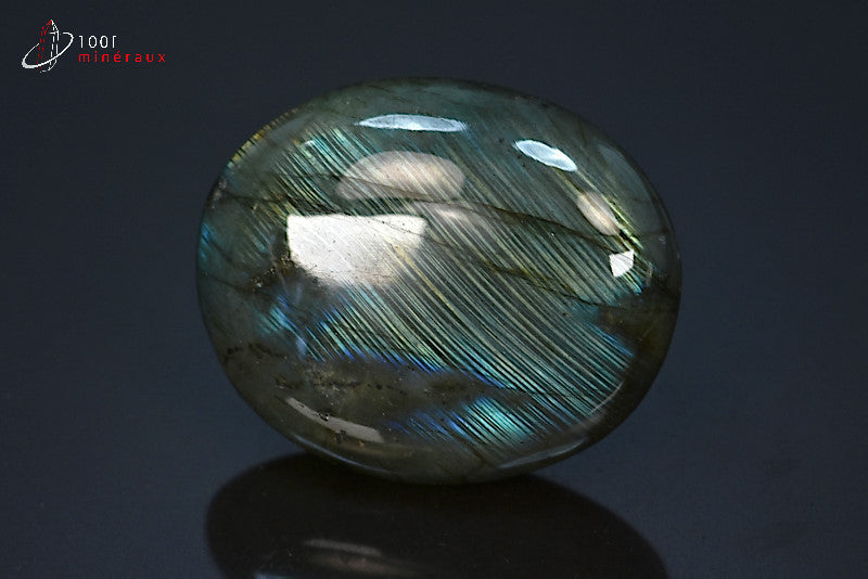 Minéral poli de labradorite de Madagascar