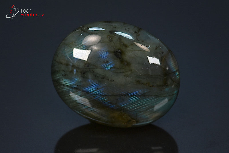 Minéral poli de labradorite de Madagascar