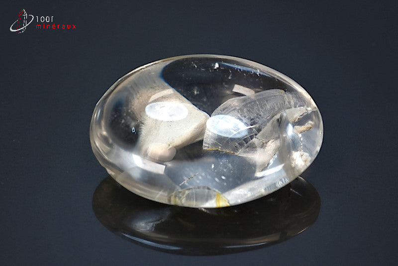 Minéral poli de cristal de roche de Madagascar