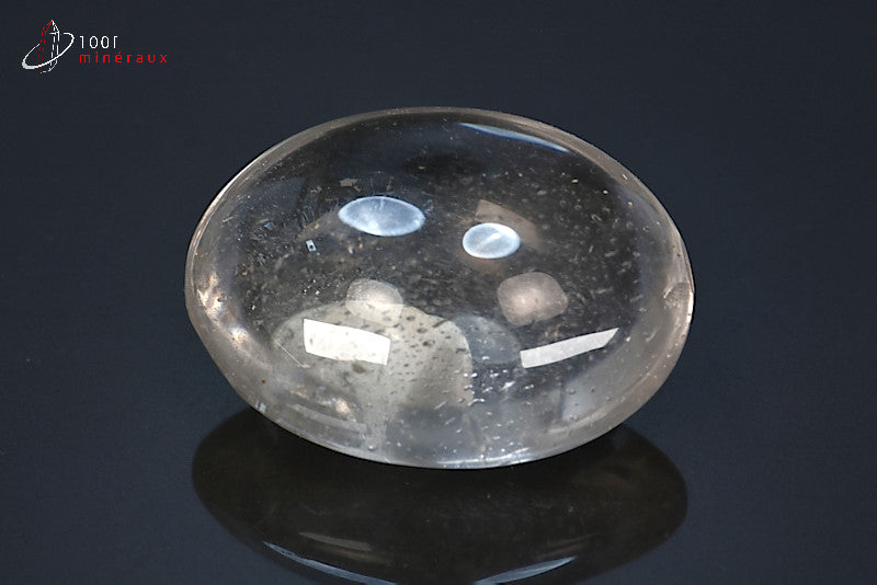 Minéral poli de cristal de roche de Madagascar