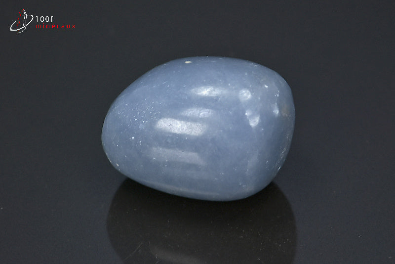 Minéral poli d'angélite bleue du Pérou