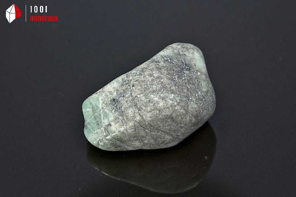 Minéral poli d'émeraude du Brésil