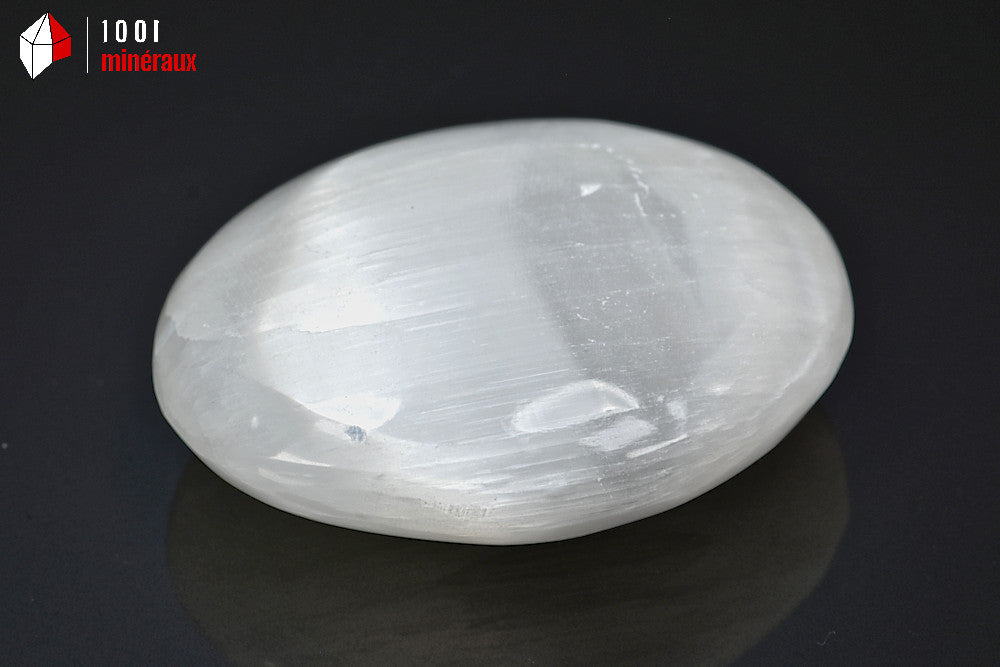 Minéral poli de sélénite blanche