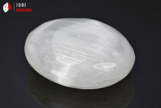 Minéral poli de sélénite blanche
