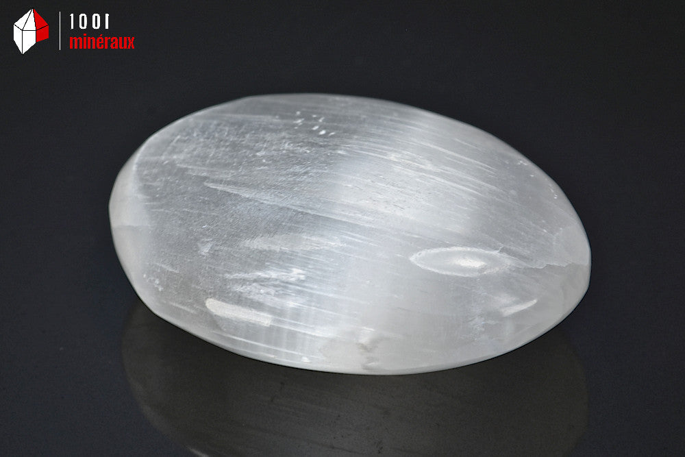 Minéral poli de sélénite blanche