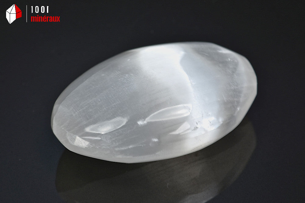 Minéral poli de sélénite blanche