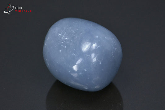 Minéral poli d'angélite bleue du Pérou