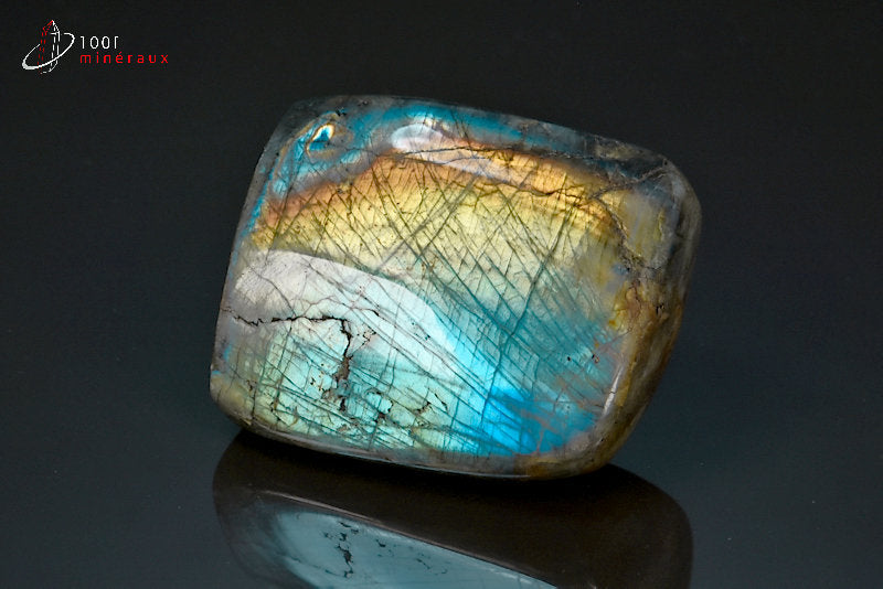 Minéral poli de labradorite de Madagascar