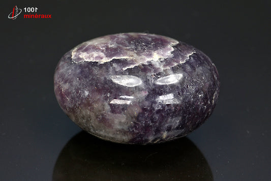 Minéral poli de lépidolite violette en galet de Madagascar