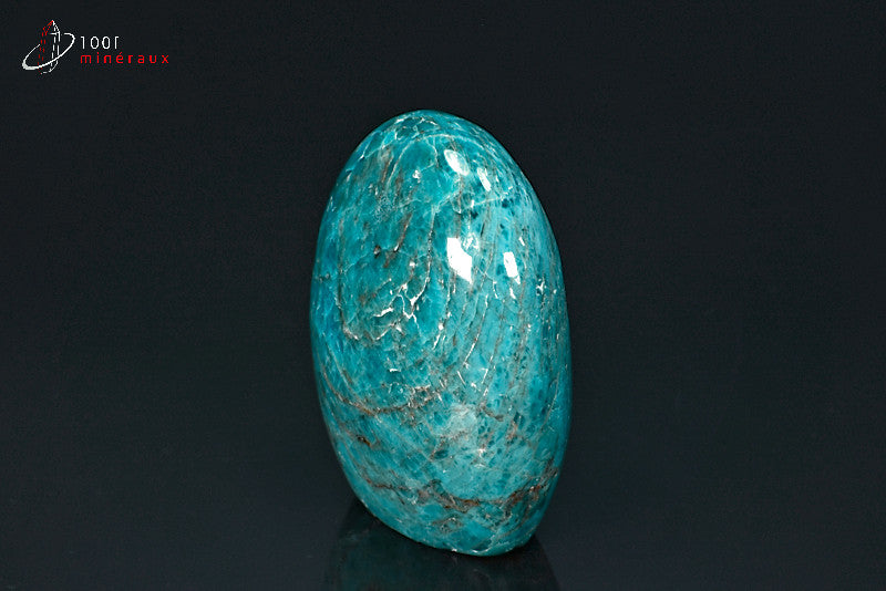 Forme libre polie minérale d'apatite bleue de Madagascar