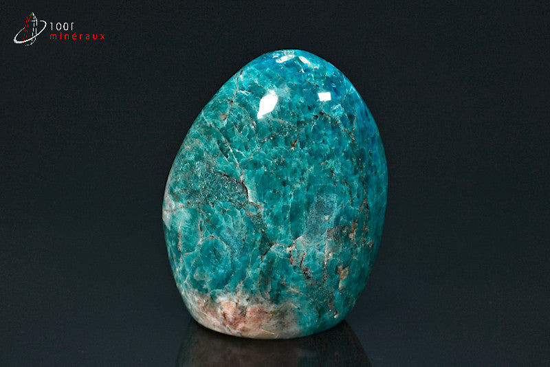Forme libre polie minérale d'apatite bleue de Madagascar