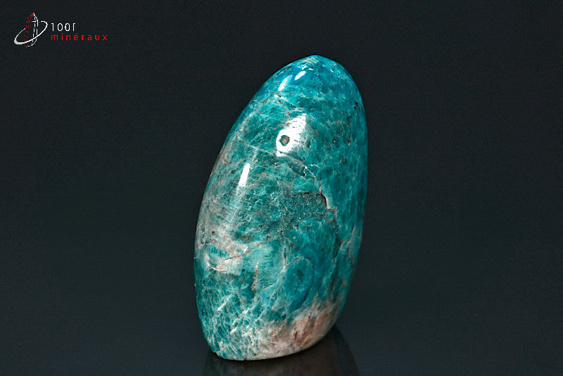 Forme libre polie minérale d'apatite bleue de Madagascar