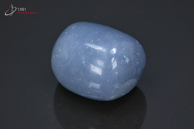 Minéral poli d'angélite bleue du Pérou