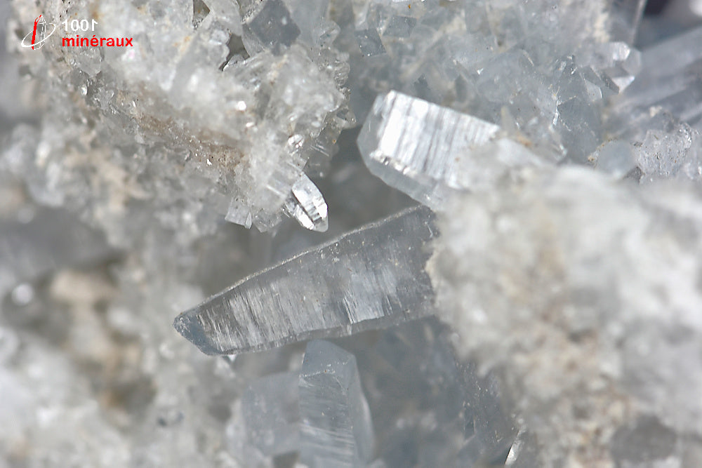 Minéral cristallisé de célestine de Madagascar