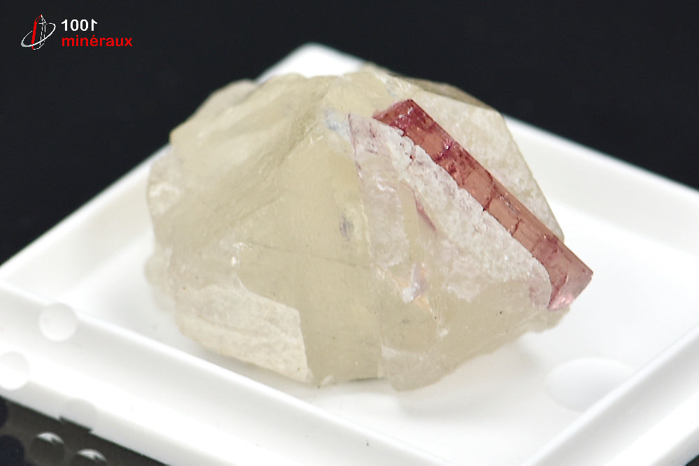Minéral cristallisé de tourmaline rose ou rubellite du Brésil