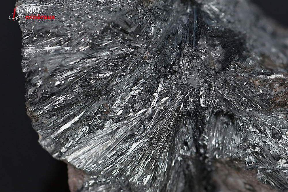 Minéral cristallisé de pyrolusite de manganèse du Maroc