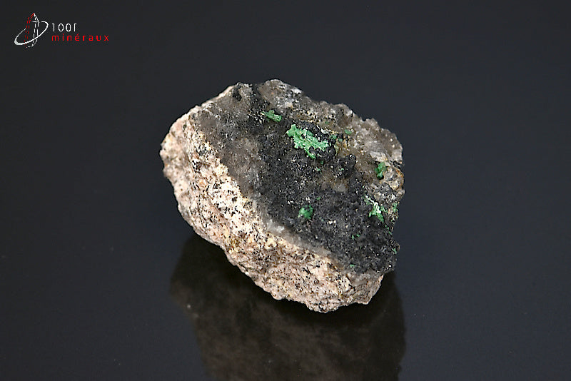 Minéral cristallisé de quartz morion et torbernite