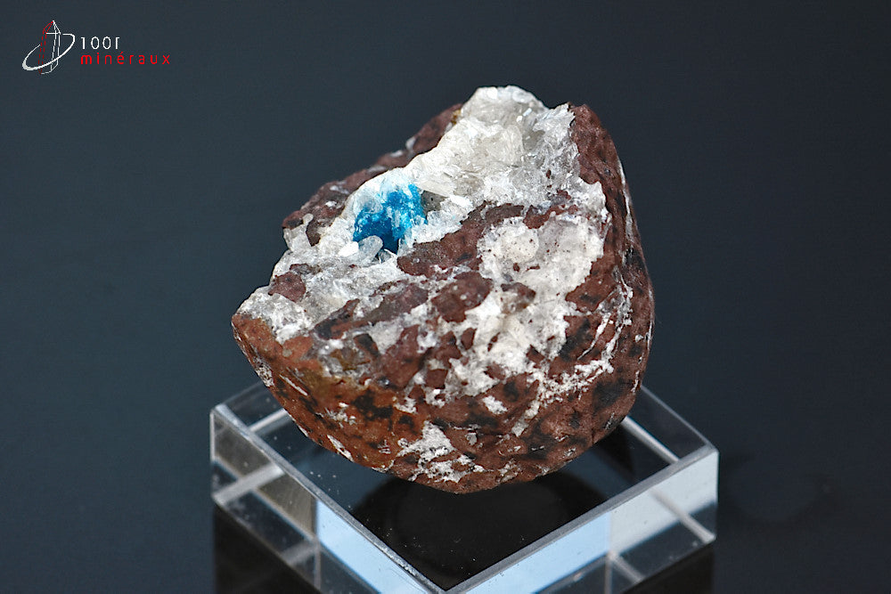 Minéral cristallisé de cavansite bleue d'Inde
