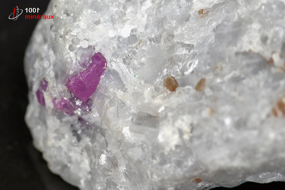 Minéral cristallisé de rubis de Birmanie