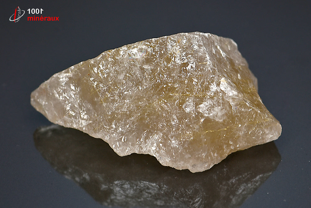 Minéral brut de quartz avec inclusions de rutile