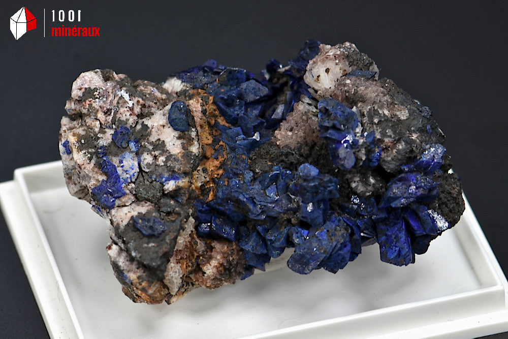 Minéral cristallisé d'azurite bleue du Maroc