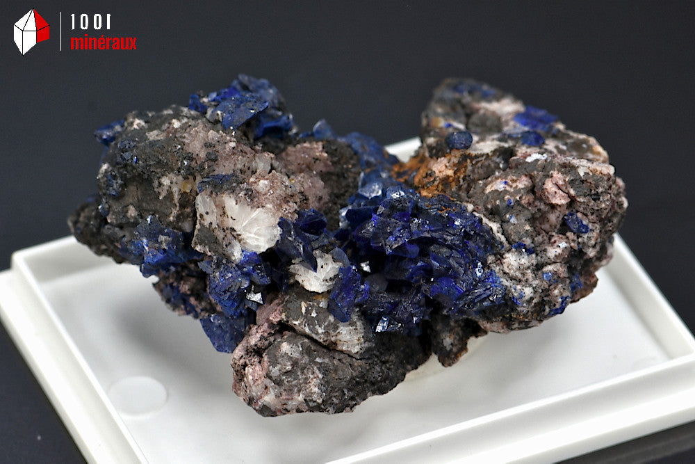 Minéral cristallisé d'azurite bleue du Maroc