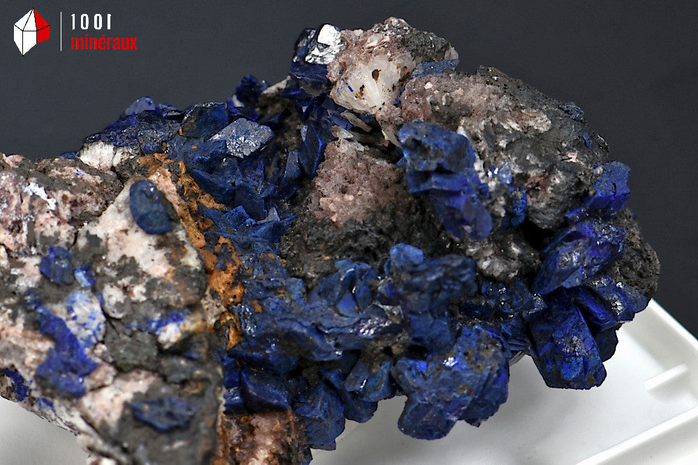 Minéral cristallisé d'azurite bleue du Maroc
