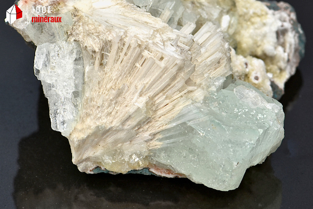 Minéral cristallisé d'apophyllite et de scolécite d'Inde