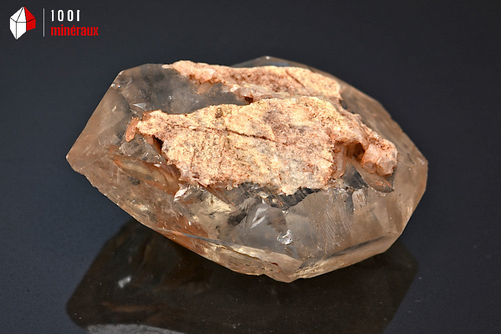 Minéral cristallisé de quartz fenêtre translucide du Maroc