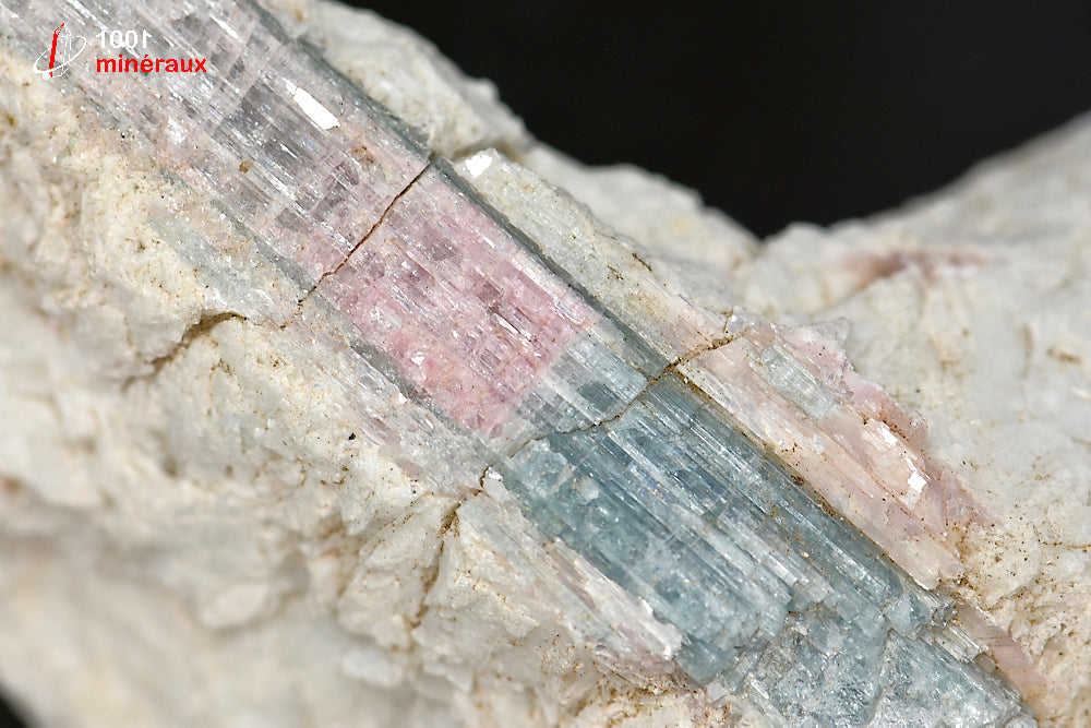 Minéral cristallisé de tourmaline bleue et rose du Brésil